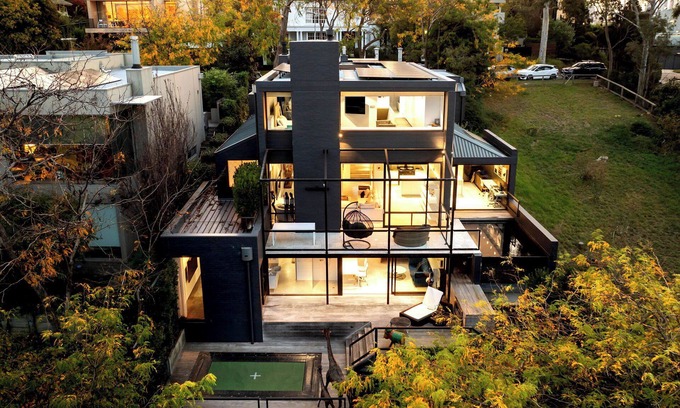 South Yarra House | Luxury Villas Como Park House (Pet Friendly)