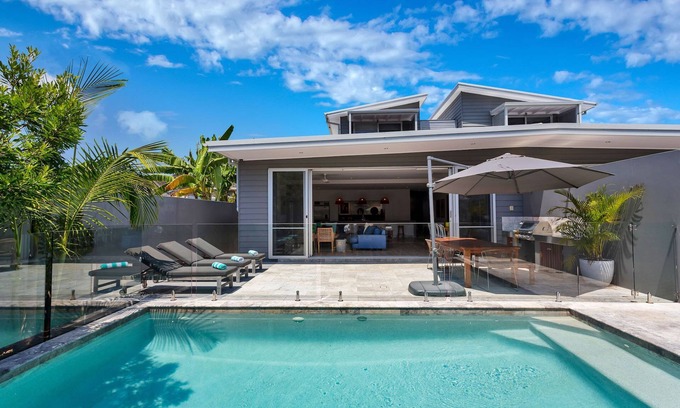 Byron Bay House | Luxury Villas Stonecutters 2 - in the heart of town
