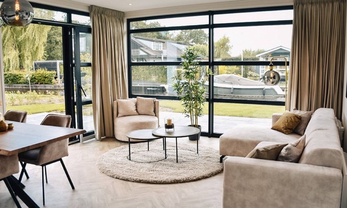 Loosdrecht House | Luxury Waterfront Escape