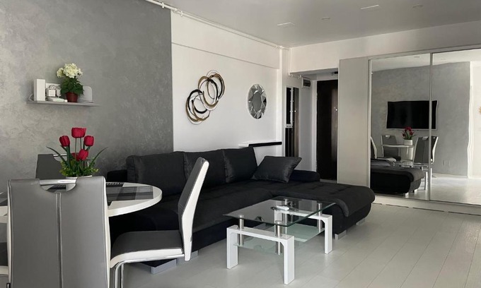 Militari Apartment | Luxury Westpark 2-Room Apartment Lakeview W5