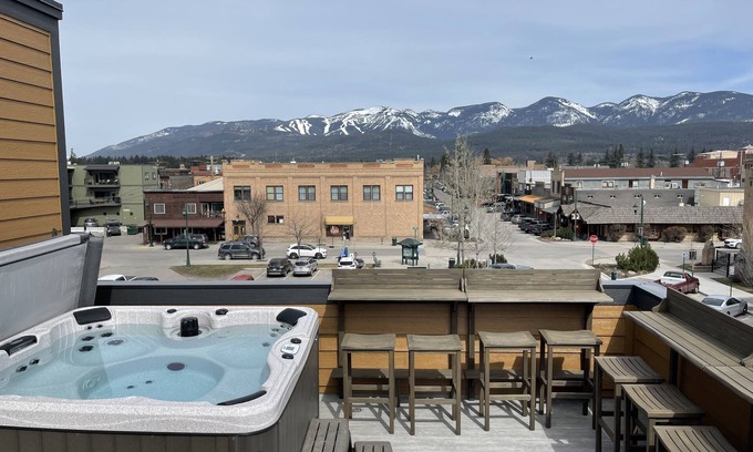 Whitefish Condo | Luxury Whitefish Penthouse w/Hot Tub on Central Ave