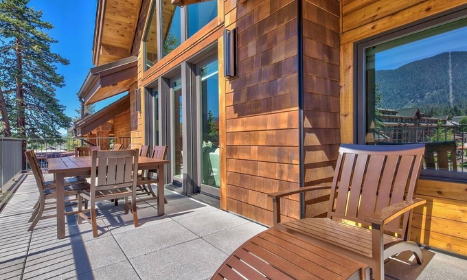 Lakeside Park Condo | LuxuryÂ 4br Steps From Heavenly Village & Gondola 4 Bedroom Condo by RedAwning