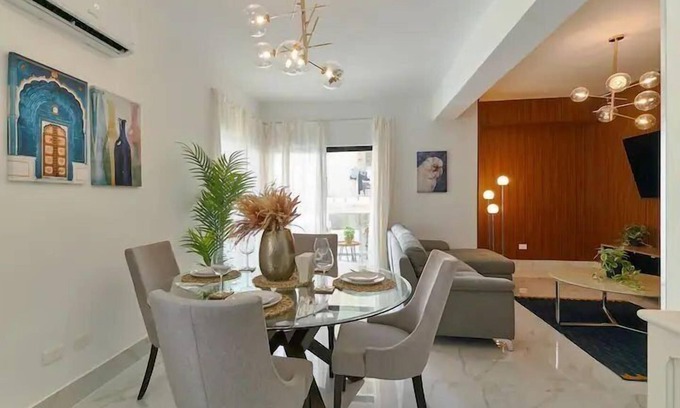 Yolanda Morales Condo | LuxuryCityCenterApart-Pool-Gym-WiFi-A/C-YellowKey*