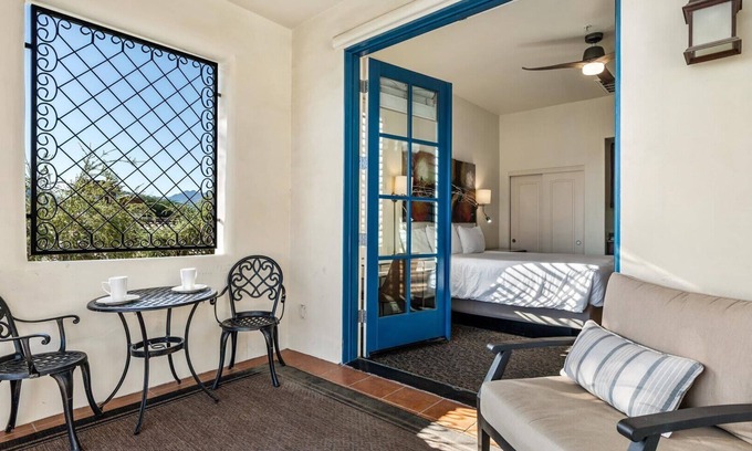 La Quinta Apartment | LV000 Freshly Furnished Upstairs LV Studio