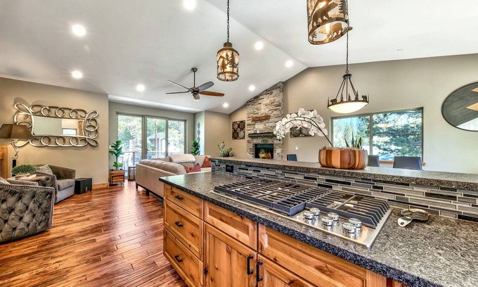 Tahoe Paradise House | Lx24 south lake tahoe brand new cabin vhr210131
