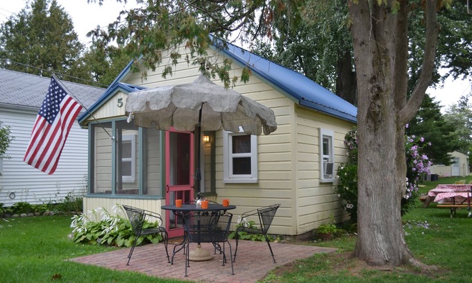 Port Austin Cottage | LYC Cottage #5