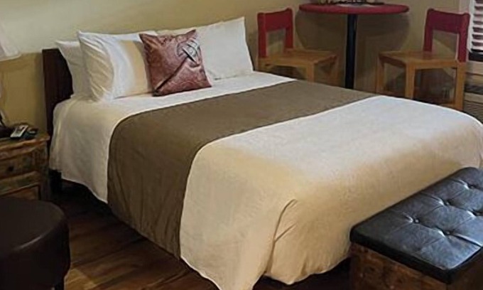 Stanardsville House | Lydia Legends Rm. 111