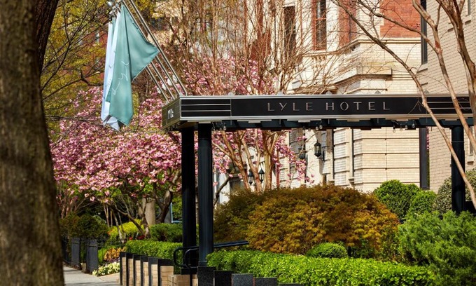 Dupont Circle Hotel | Lyle DC