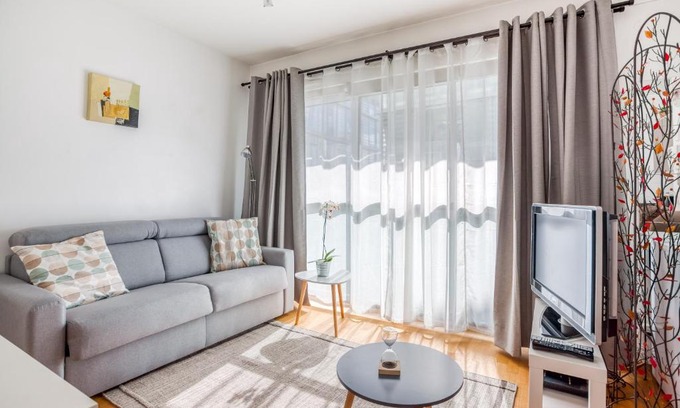 Grand Lyon Apartment | Lyon Confluence - duplex au calme avec parking privé en option