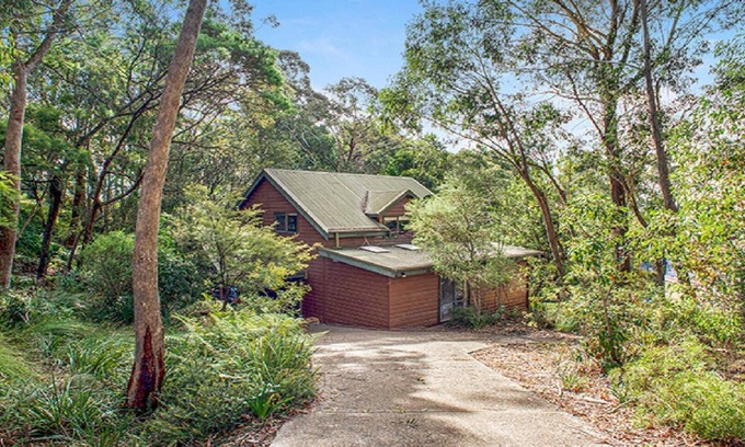 Wentworth Falls House | Lyrebird Peaceful Bush Location