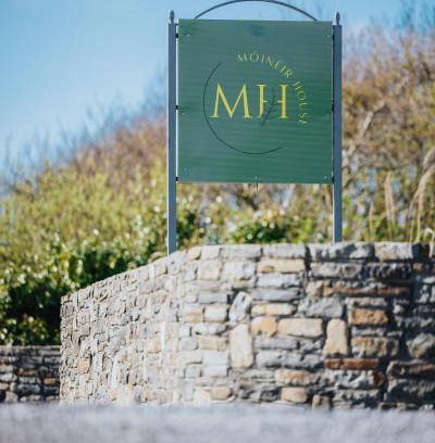 Kilkee House | Móinéir House