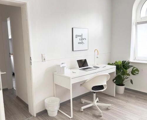 Herne Apartment | Möbliertes Apartment in Herne-Mitte mit Parkplatz, Arbeitsplatz, WLAN- Super Anbindung an Autobahnen und ÖPNV -Für 1bis 3 Personen