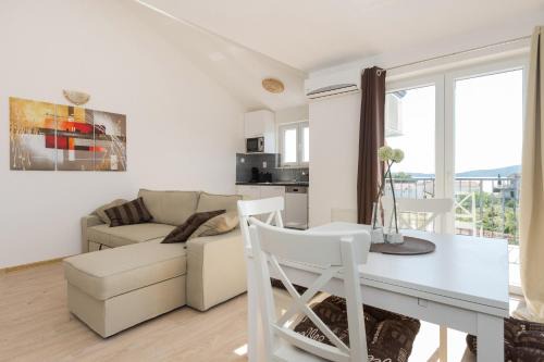 Brodarica Apartment | M.G Apartments