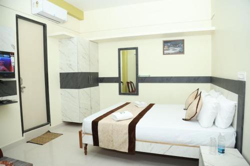 Belagavi Hotel | M R Residency Belagavi