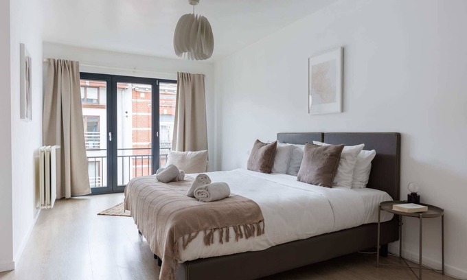 Wijk van de Squares Apartment | MA - Conseil VI - Two Bedroom Apartment, Sleeps 6
