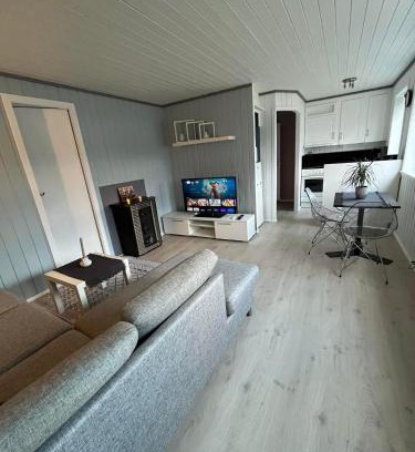 Maloy Apartment | Maaloey Fjord & Mountain Panorama