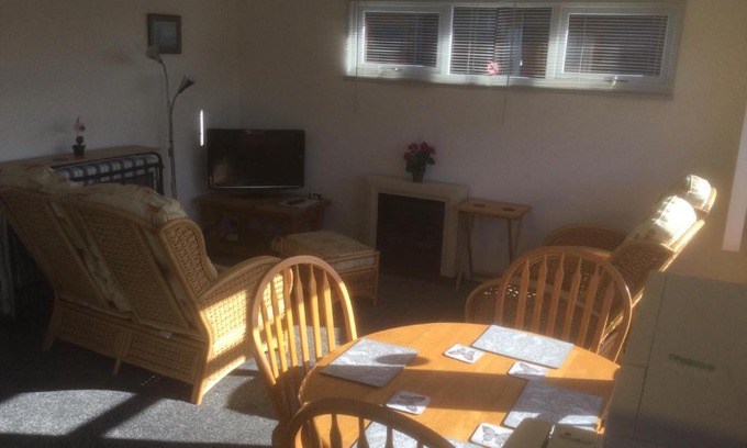 Mablethorpe Ski Chalet | Mablethorpe Chalet Park K7