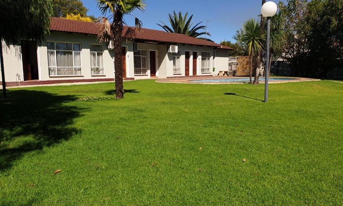 Secunda Apartment | Mac's Lodge