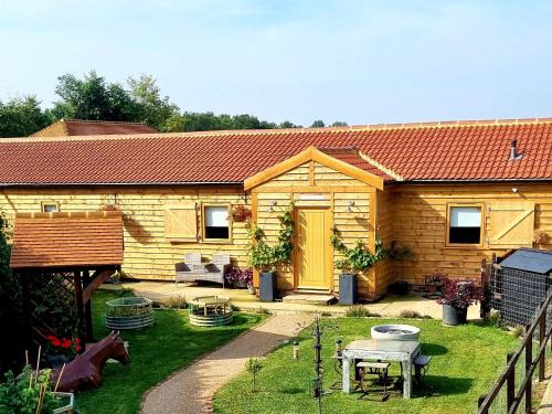 Sudbury House | Mac Shack Cottage