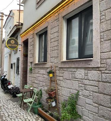 Ayvalik City Center House | Macaron Midi House