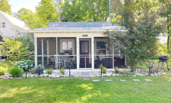 Mackinaw City Cottage | Macatawa- Mackinaw City Cottage, walking distance to town!
