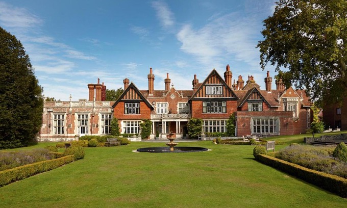New Forest District Hotel | Macdonald Elmers Court Hotel
