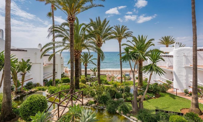 Calahonda Apartment | Macdonald Leila Playa Resort