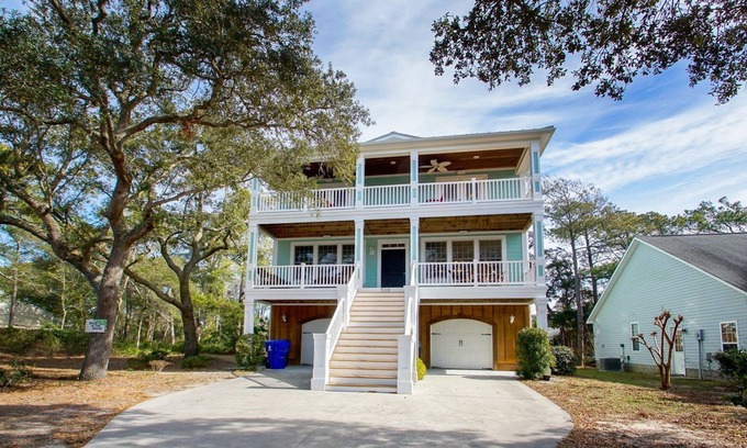 Yaupon Beach House | Made in the Shade - Coastal Vacation Resorts