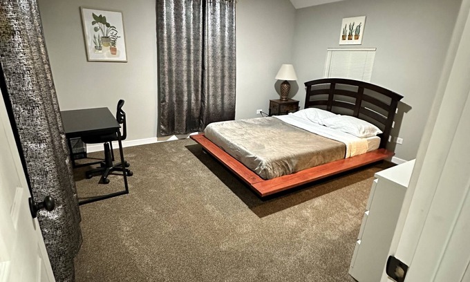 Peoria House | Madison’s Place UNIT B