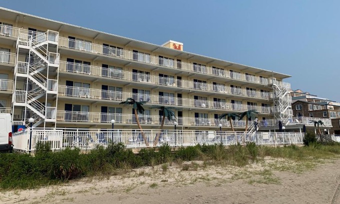 Wildwood Crest Hotel | Madrid Ocean Front Condominium