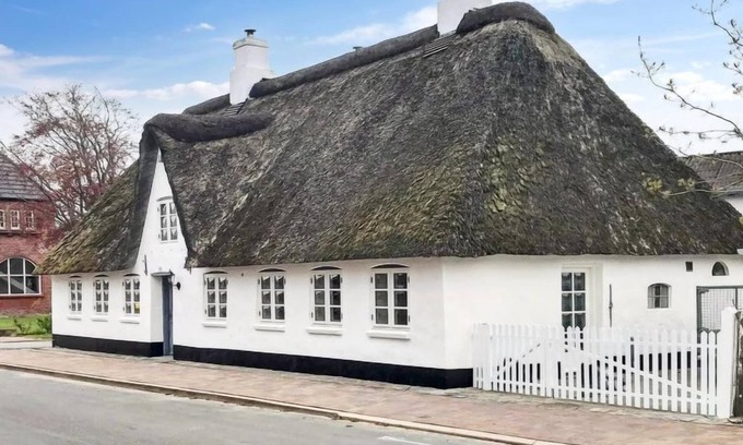 Hojer House | "Maelle" - 25km from the sea by Interhome
