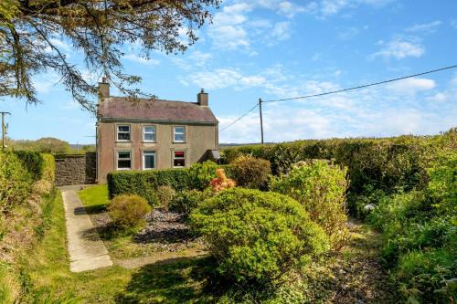 Llanon House | Maenllwyd
