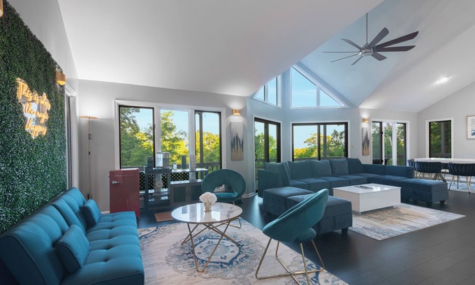 Berkeley Springs House | Magic Mountain Retreat