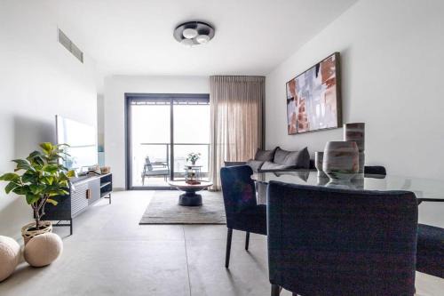 Kiryat Moshe Apartment | Magical 2BR Parking with amazing view in city gate