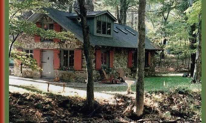 Dingmans Ferry House | Magical Cottage at the Governor's Retreat on Dingmans Creek