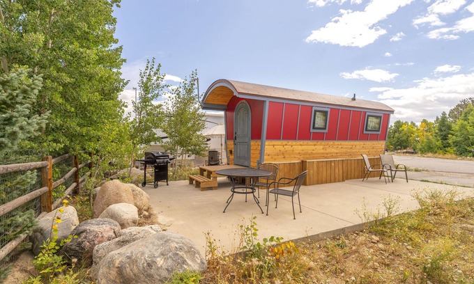 Fairplay Cottage | ☆ Magical Gypsy Wagon ☆ Unique Mountain Getaway