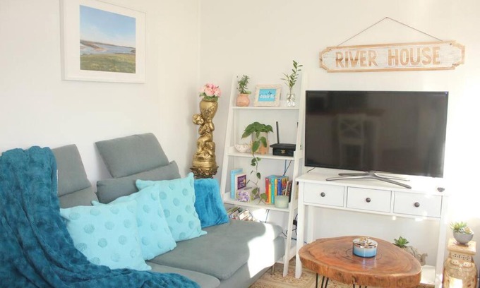 Minnamurra Apartment | Magical Minna - Fully furnished riverside 2BR Apt near Kiama