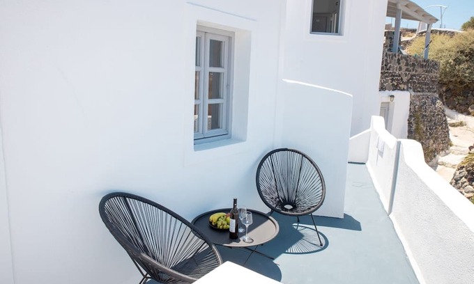 Finikia Villa | Magical Santorini Villa | 1 Bedroom | Honeymoon Suite | Beautiful Sea Views &.