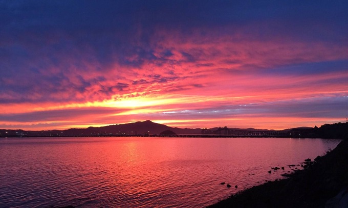 Point Richmond House | Magical SF Bay Beachfront Luxury Retreat! Spectacular Spot! Weekly Special Rates