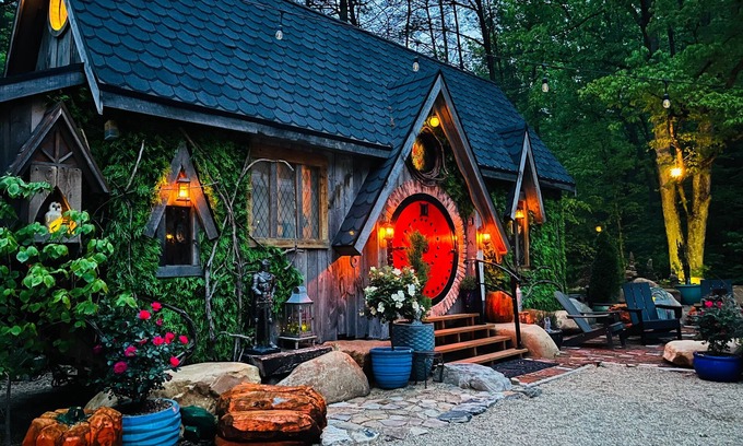 Gatlinburg - Pigeon Forge Apartment | Magical Wizard Tiny House Near Top Attractions!