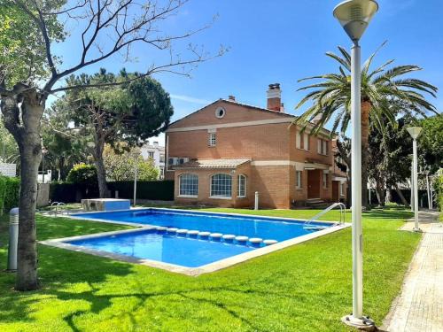 Cambrils House | Magnífica casa con piscina