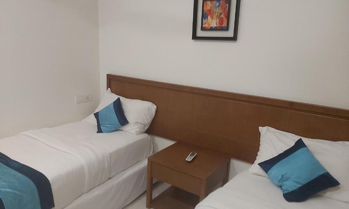 Parel Bed & Breakfast | Magna ,Fitwala Road,Prabhadevi West