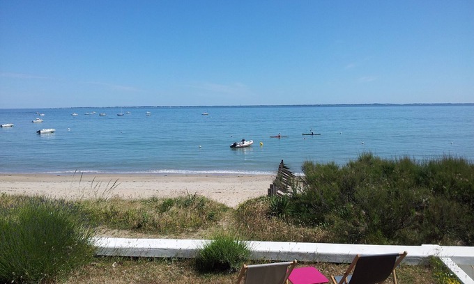 Noirmoutier-en-l'Ile House | Magnificent villa facing the sea on Plage du Vieil in Noirmoutier