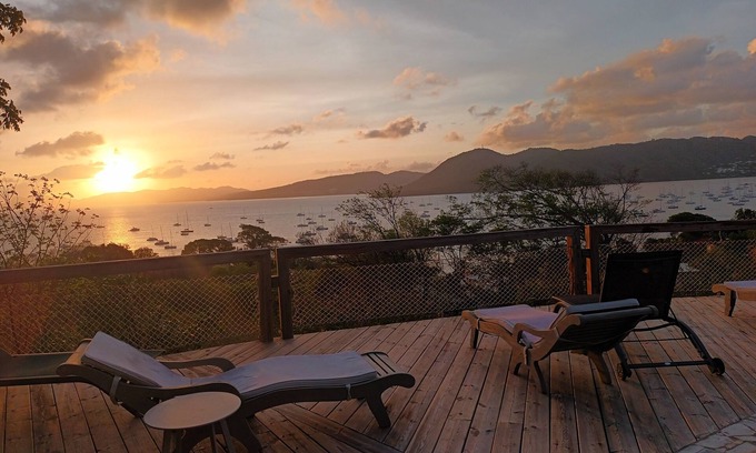 Sainte-Anne Apartment | Magnificent 180-degree view of the bay