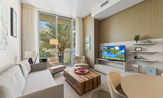 Hallandale Beach Condo | ★ MAGNIFICENT 1BD/1BA APARTMENT STEPS AWAYS FROM THE OCEAN