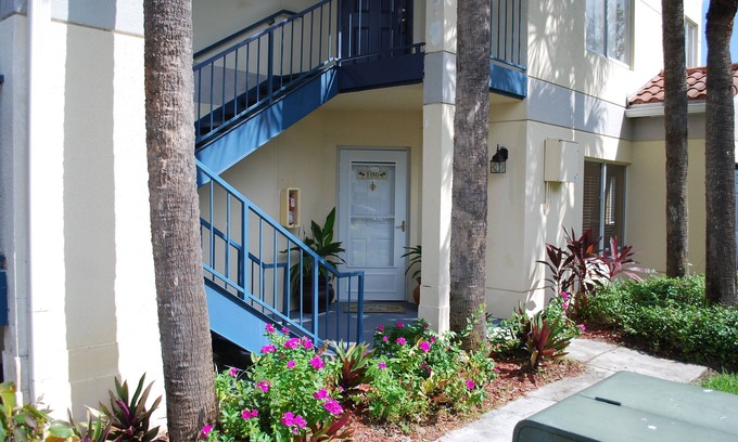 Boynton Beach Condo | Magnificent 2 Bedrooms, 2 Bathrooms Condo