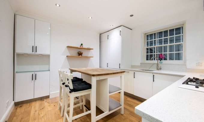 Camden Town Apartment | Magnificent 2-bedroom flat in the Heart of Camden