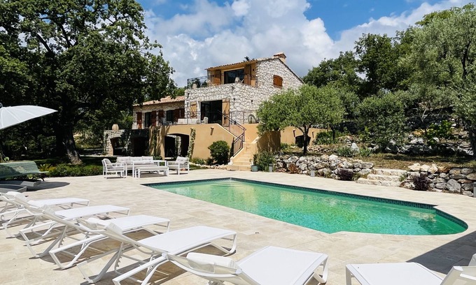 La Gaude Villa | Magnificent 4-bedroom stone villa with swimming pool