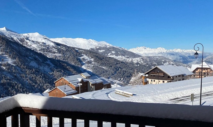 Valmeinier Apartment | Magnificent 6-person apartment 50 m from the slopes Household linen and towels included!