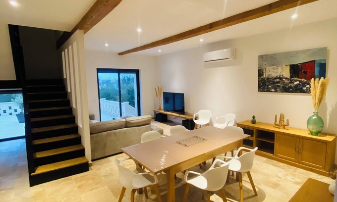 Valence House | Magnificent 9-person house close to town center.